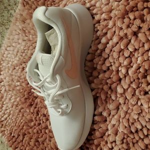Nike womens TANJUN RUNNING SHOES